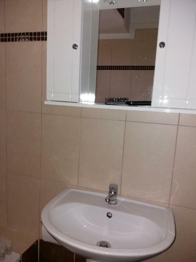 Jordan'S Appartment At نيا ميشانيونا المظهر الخارجي الصورة