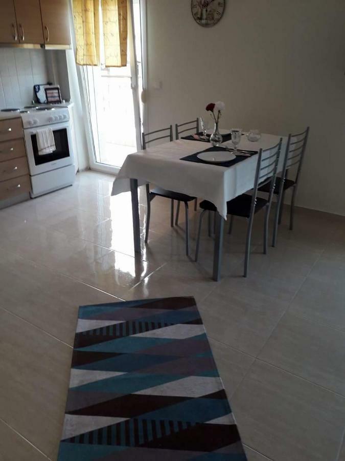 Jordan'S Appartment At نيا ميشانيونا المظهر الخارجي الصورة